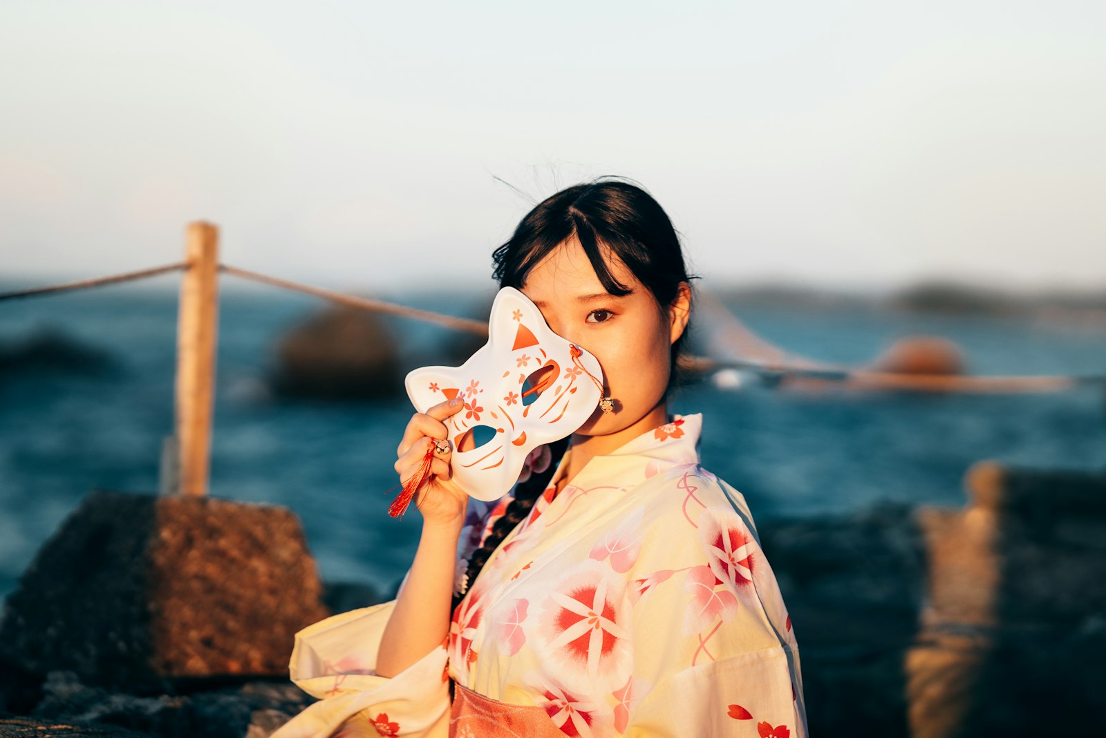 東茶屋街を歩く着物のご夫婦